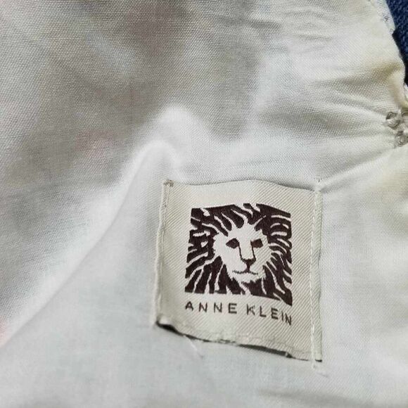 Anne Klein Black White Gray Red Floral Fit & Flare V Neck Dress see measurements - Picture 2 of 11